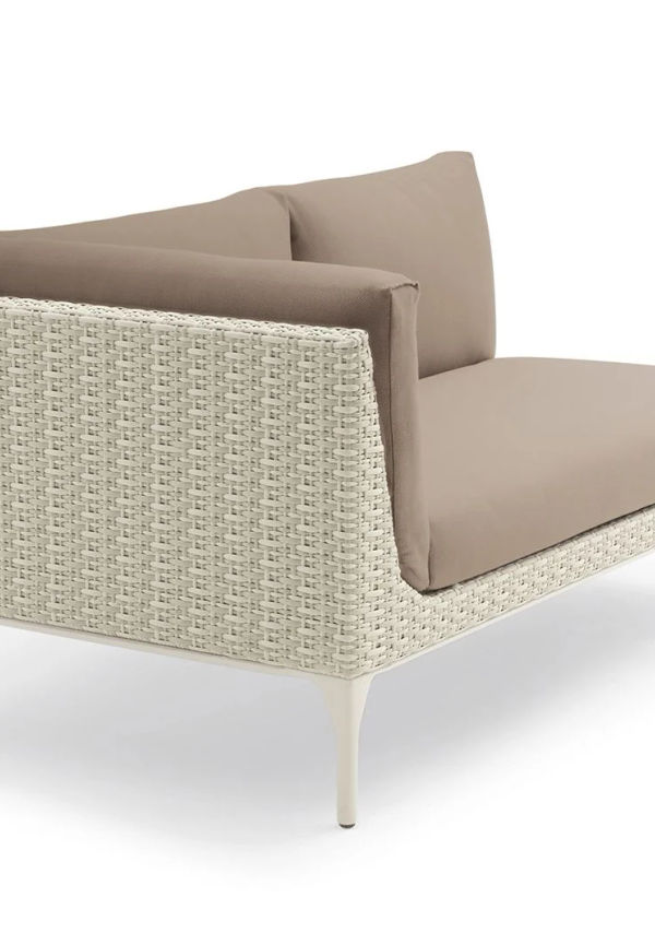 Elegant vit utemöbel i aluminium från Dedon.