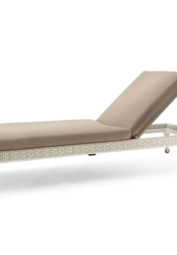 Klassisk vit säng 2025 från Dedon.