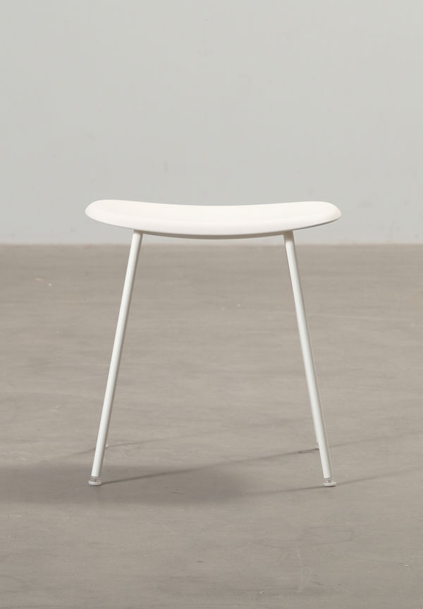 Vit Muuto-pall i skön modell.