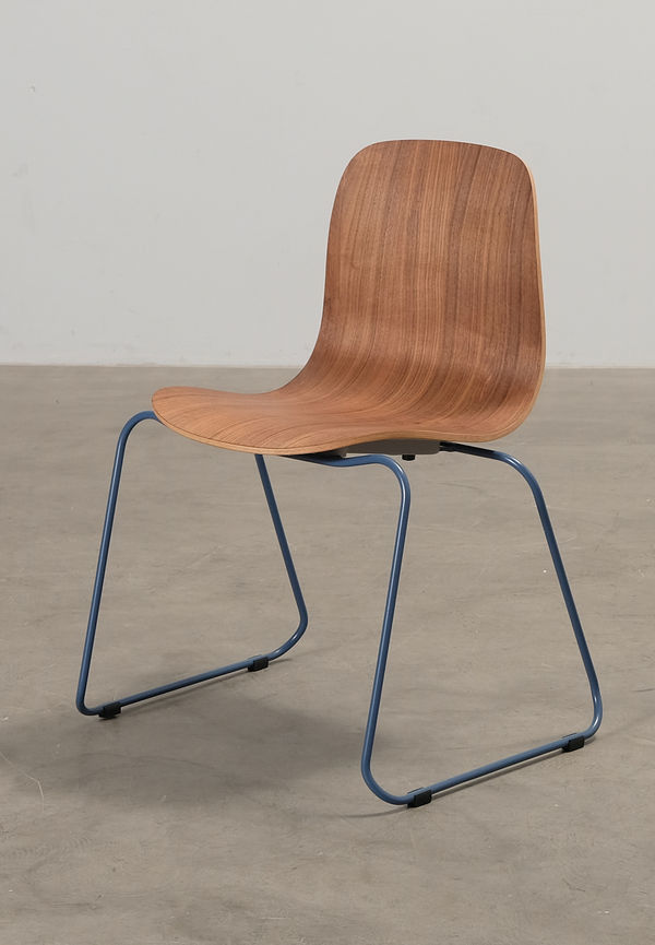 Ikonisk brun stol 2025 från MYCS.