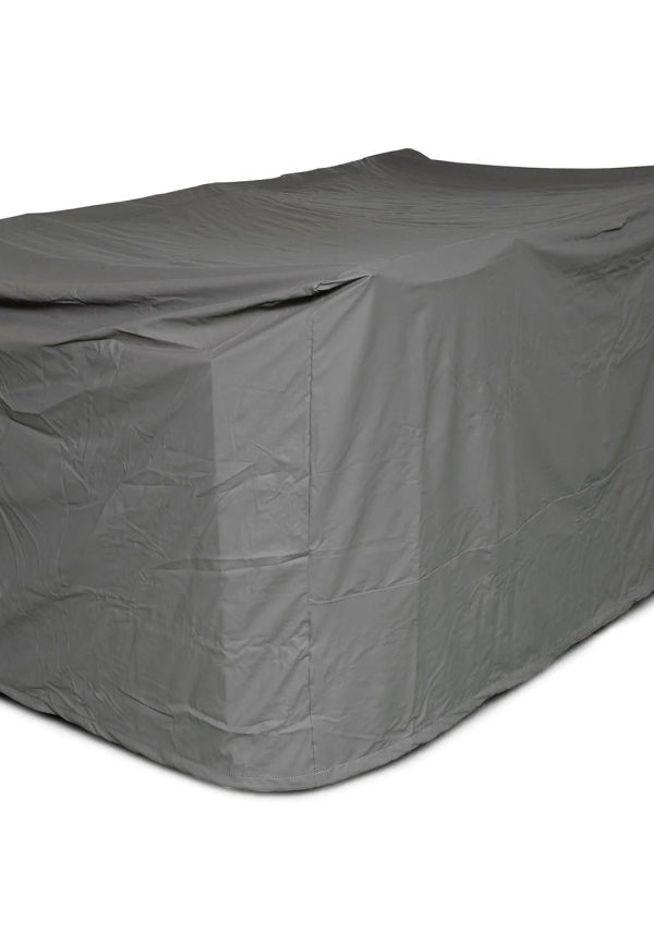 Trendig utemöbel 2025 från Hillerstorp.