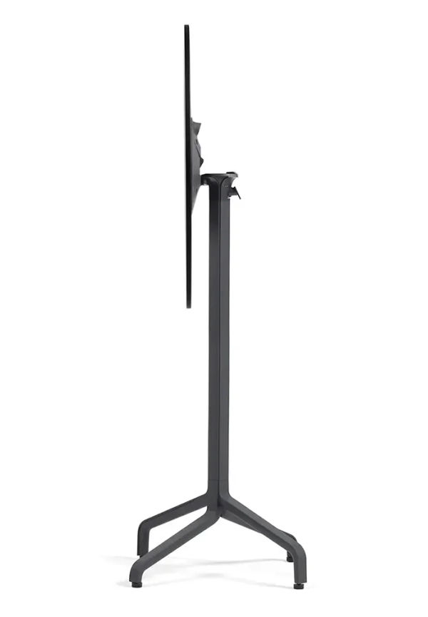 Otroligt snygg barbord i aluminium från Nardi.