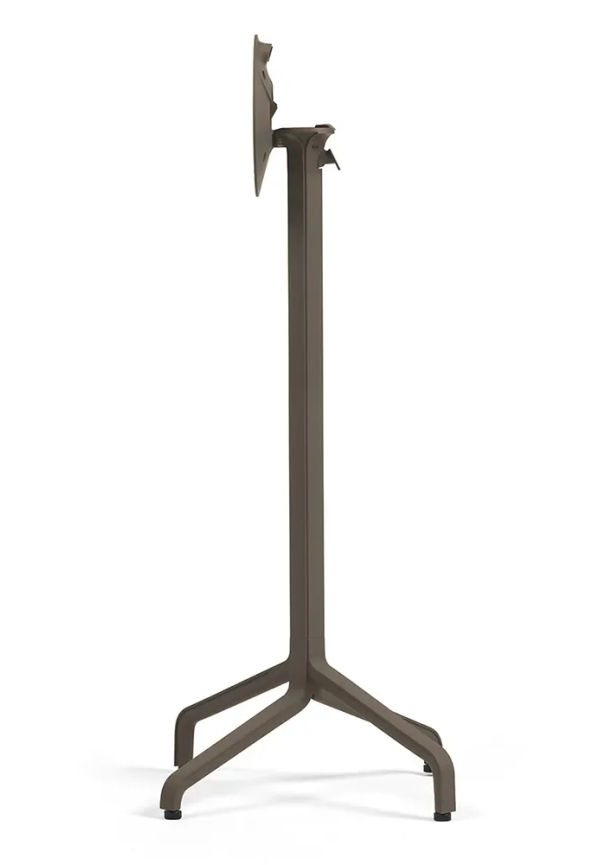 Jättesnygg barbord i aluminium från Nardi.