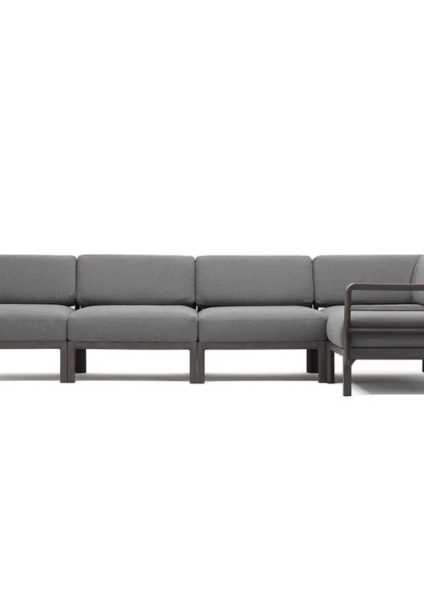 Mysig Soffa som passar bra vid många olika tillfällen.