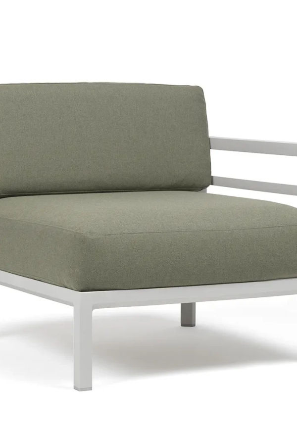 Supersnygg Soffa som passar bra vid många olika tillfällen.