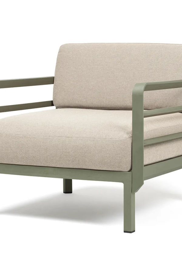 Vacker fåtölj 2025 från Nardi.