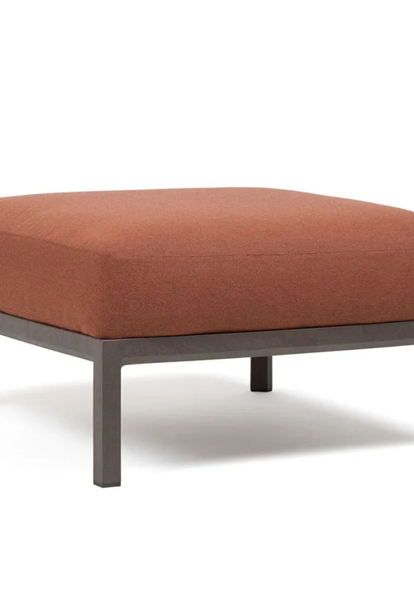 Moderiktig soffa 2025 från Nardi.