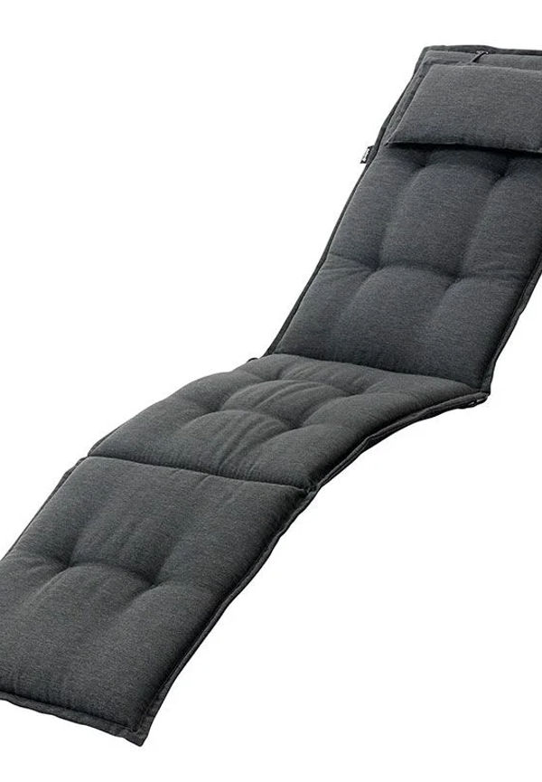 Fantastiskt snygg Stol som passar bra vid många olika tillfällen.