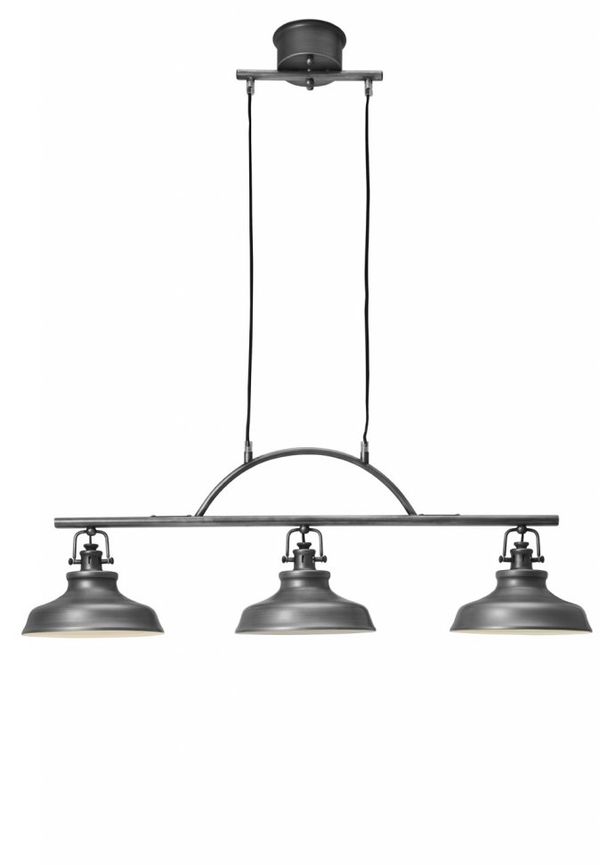 Stilriktig lampa i järn från Cottex.