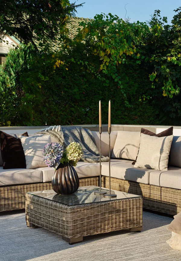 Modern beige matgrupp 2025 från Brafab.