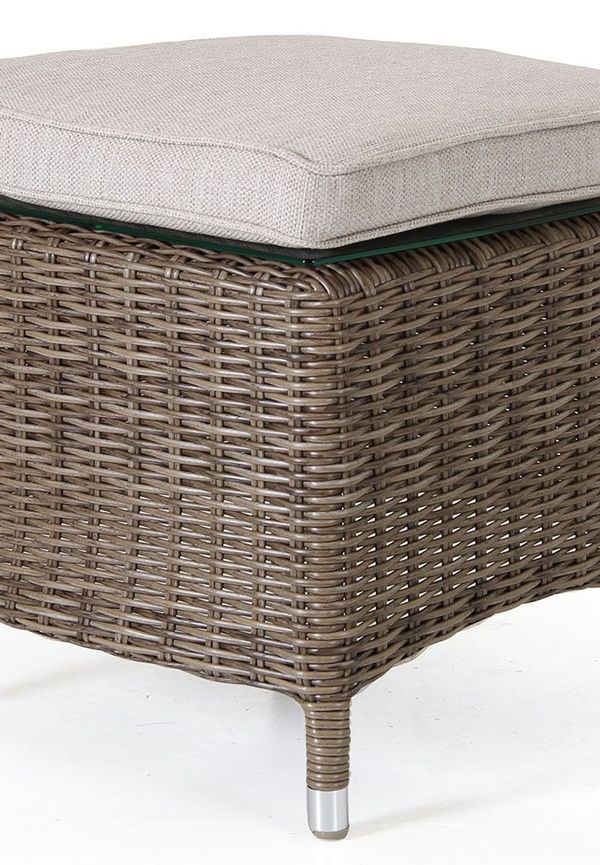 Brun soffgrupp som passar perfekt till våren 2025!