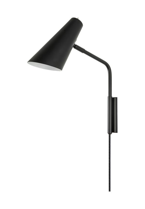 Trendig vägglampa 2025 från Dyberg Larsen.