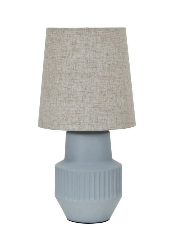 Stilriktig Lampa som passar bra vid många olika tillfällen.