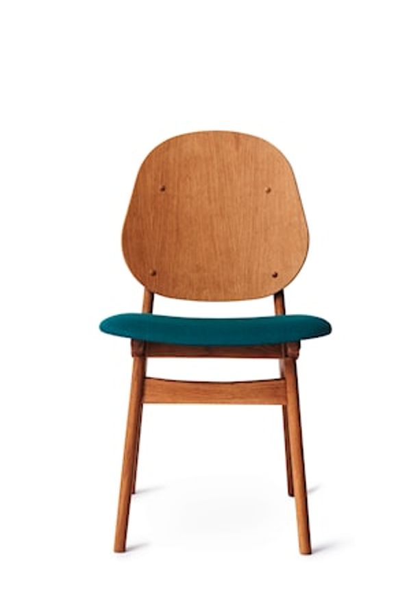 Söt warm nordic stol i turkos färg gjord i ek.