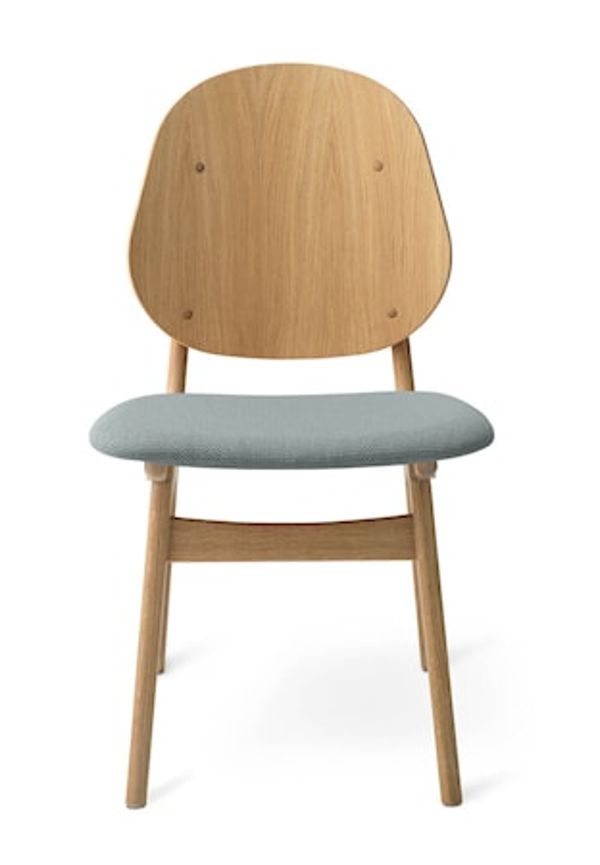 Cool warm nordic stol i grön färg gjord i ek.