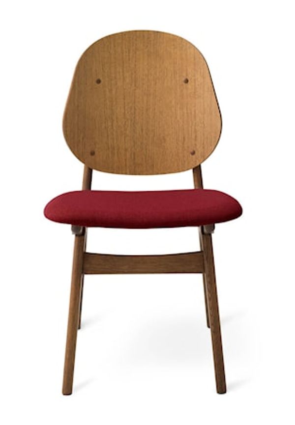 Fantastiskt fin matbordsstol 2025 från Warm Nordic.