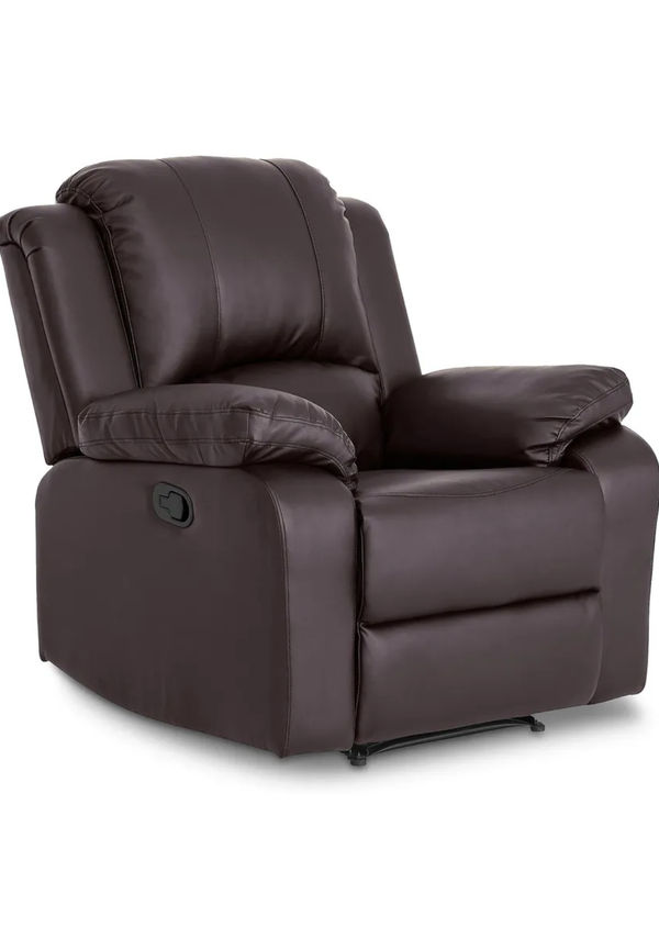 Brun fåtölj som passar perfekt till sommaren 2025!