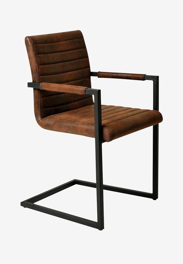 Mysig brun matstol 2025 från Nordic Furniture Group.