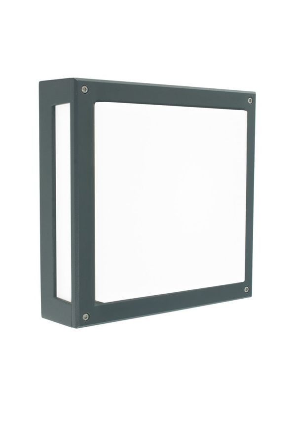 Moderiktig lampa i aluminium från Norlys.