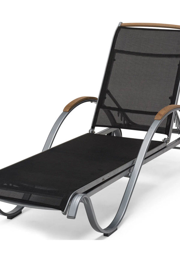 Supersnygg solsäng 2025 från Hillerstorp.