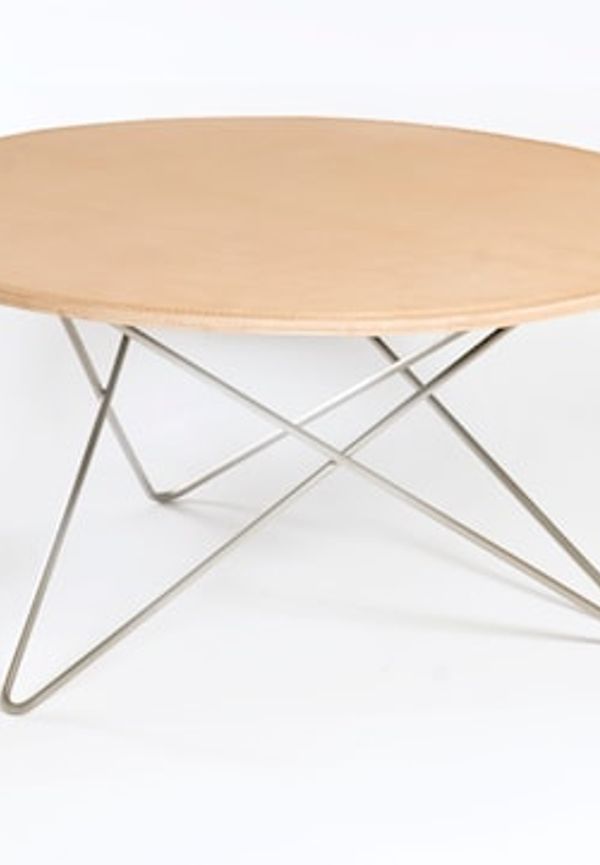 Vacker soffbord i beiget från OX DENMARQ.