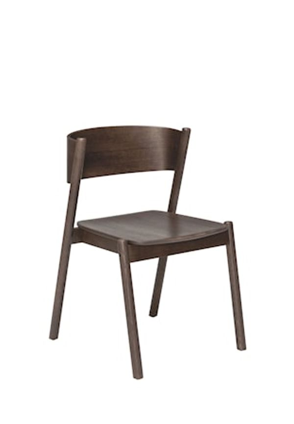 Fin matbordsstol i brun färg gjord i ek.