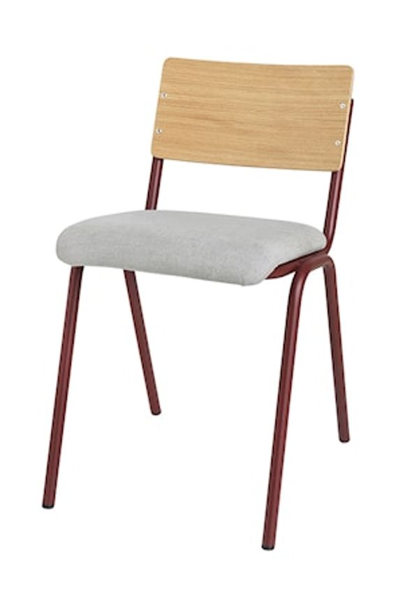 Cool röd stol 2025 från Broste Copenhagen.