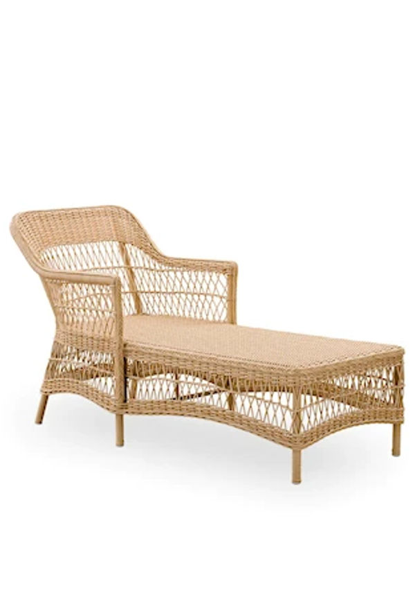 Fin sika design utemöbel i beige färg gjord i aluminium.