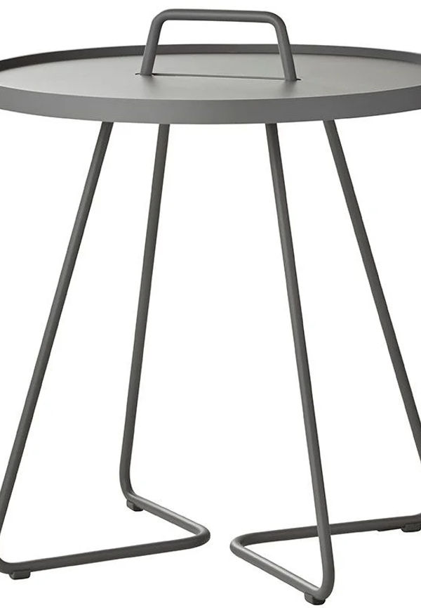 Exklusiv grå soffbord 2025 från Cane-Line.