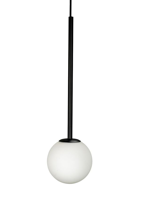 Dyberg Larsen taklampa som passar perfekt till sommaren 2025!