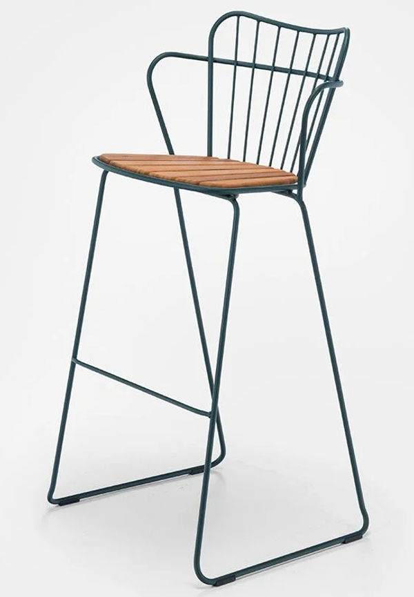 Moderiktig Stol som passar bra vid många olika tillfällen.