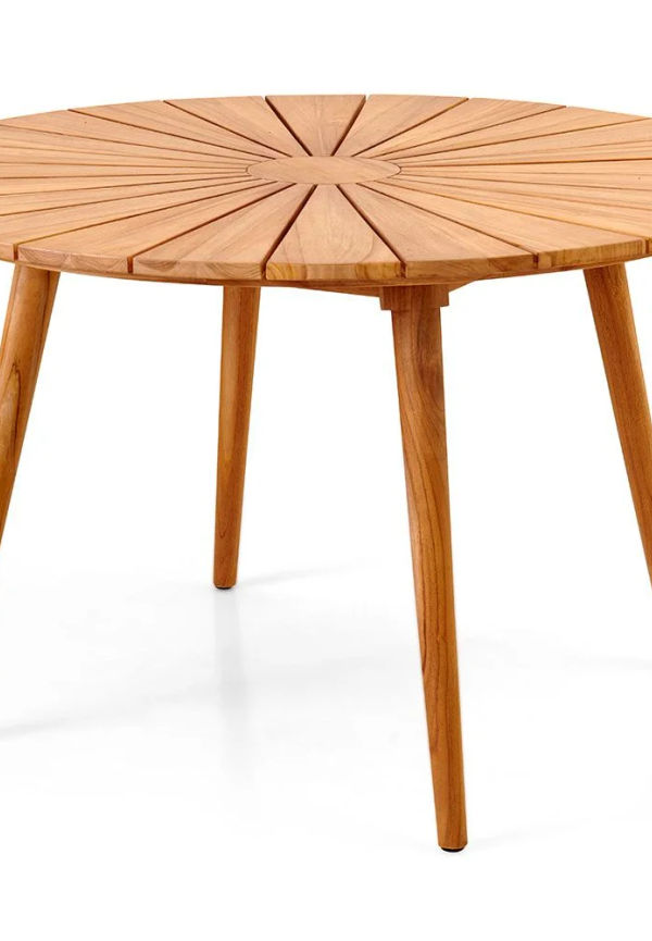 Riktigt fin bord som passar bra vid många olika tillfällen.