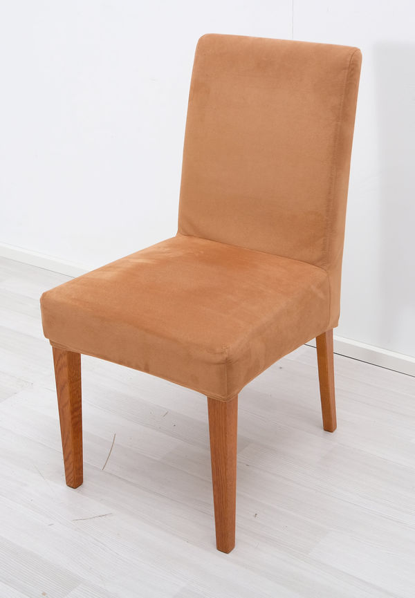 Exklusiv brun matstol 2025 från Pedro.