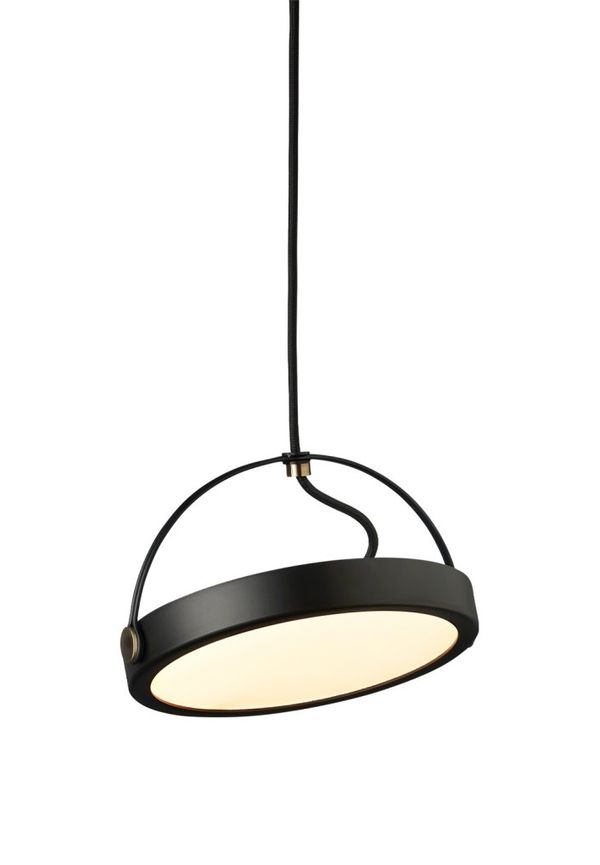 Otroligt snygg taklampa 2025 från Halo Design.