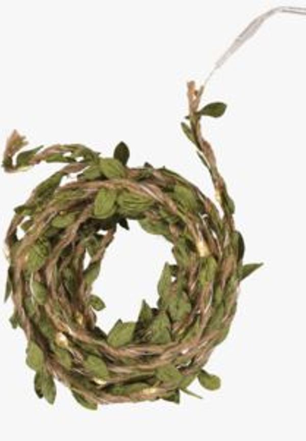 Riktigt snygg grön lampa 2025 från hemtex.