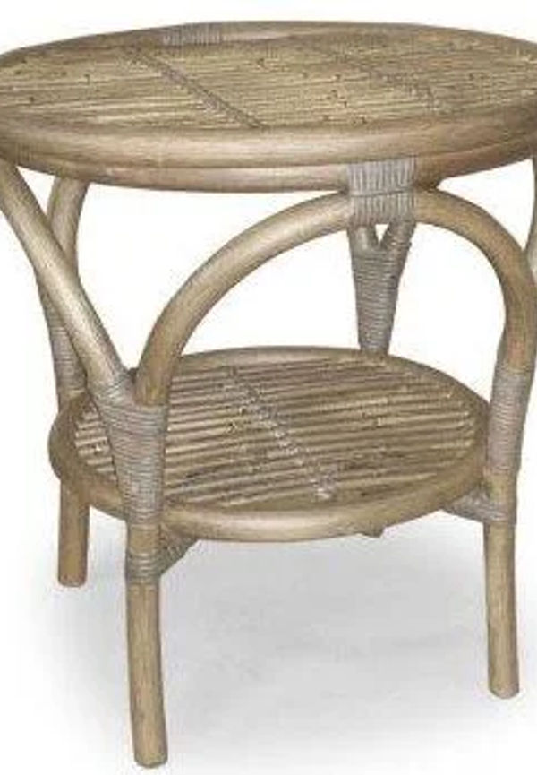 Snygg beige bord 2025 från Hillerstorp.