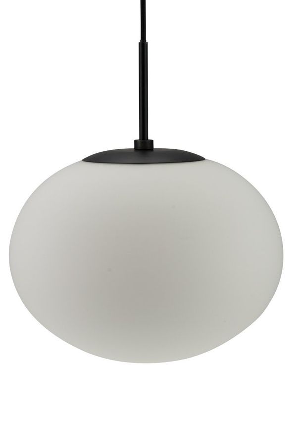 Supersnygg Lampa som passar bra vid många olika tillfällen.