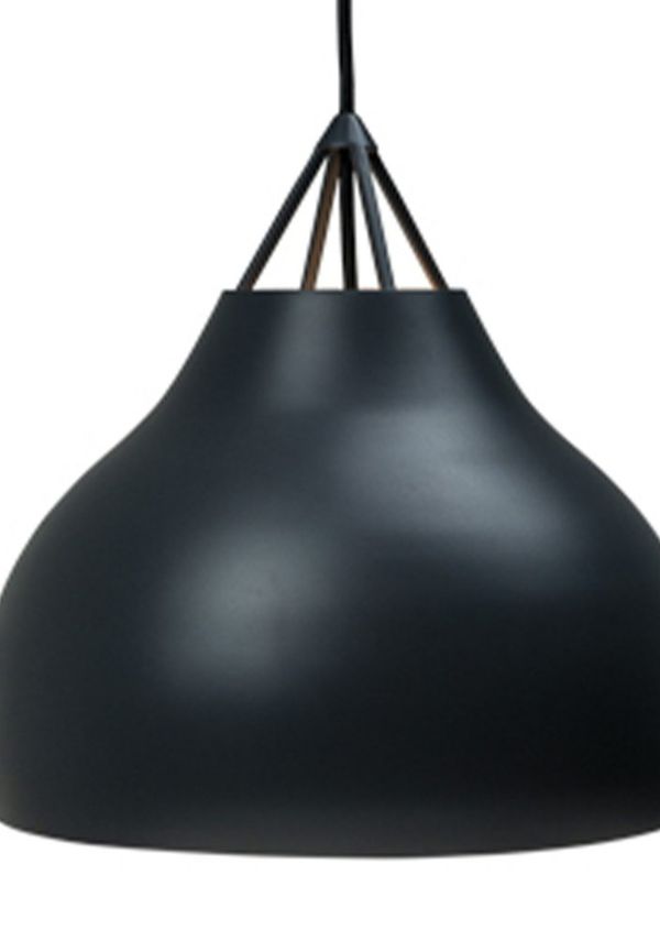 Härlig Lampa som passar bra vid många olika tillfällen.