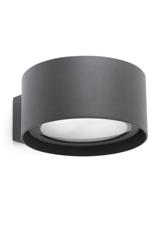 Supersnygg fasadlampa i aluminium från Faro Barcelona.