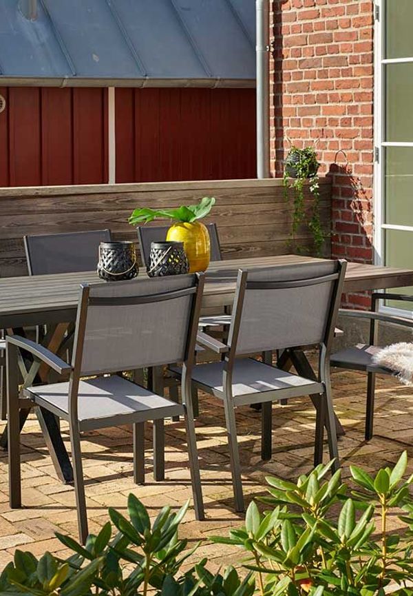 Jättefin bord som passar bra vid många olika tillfällen.