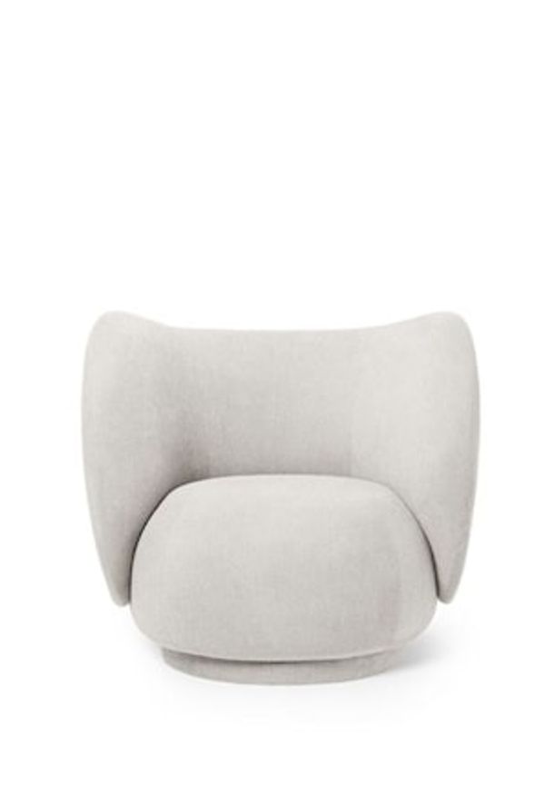 Klassisk vit fåtölj 2025 från FERM LIVING.