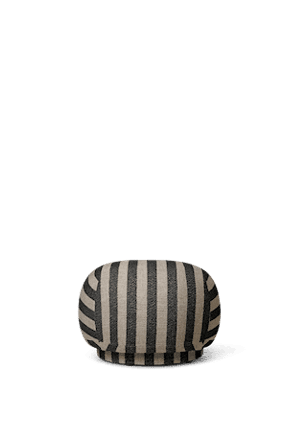 Svart FERM LIVING-fåtölj i jättesnygg modell.