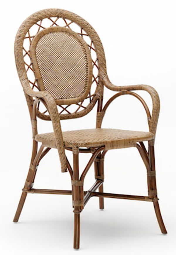 Moderiktig stol i brunt från Sika Design.