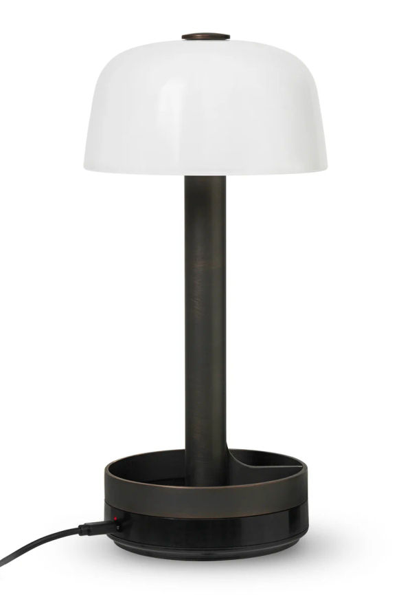 Jättefin vit lampa 2025 från Rosendahl.