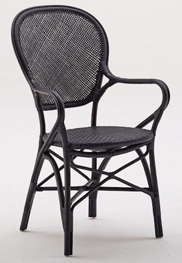 Riktigt trendig Stol som passar bra vid många olika tillfällen.