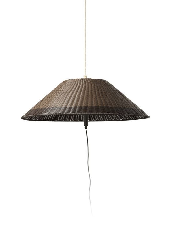 Elegant taklampa i aluminium från Faro Barcelona.