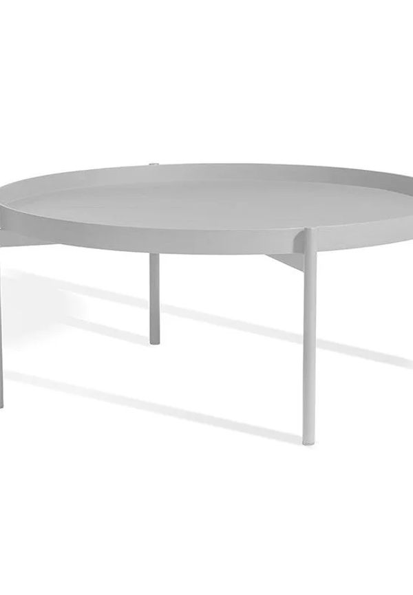 Smickrande grå bord i aluminium från Skargaarden.