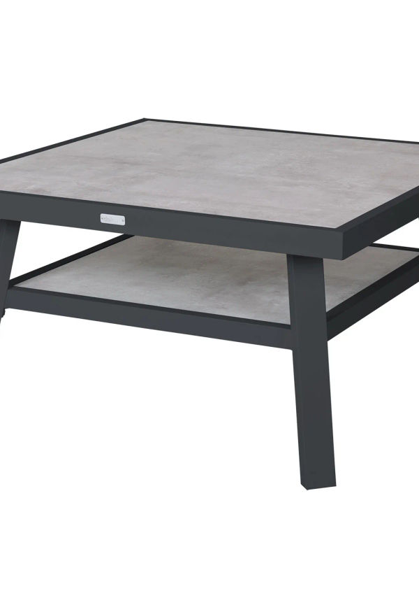 Jättefin bord som passar bra vid många olika tillfällen.