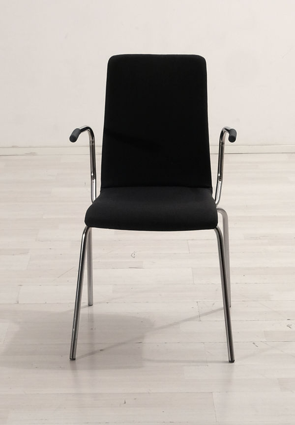 Svart No brand-konferensstol i otroligt fin modell.