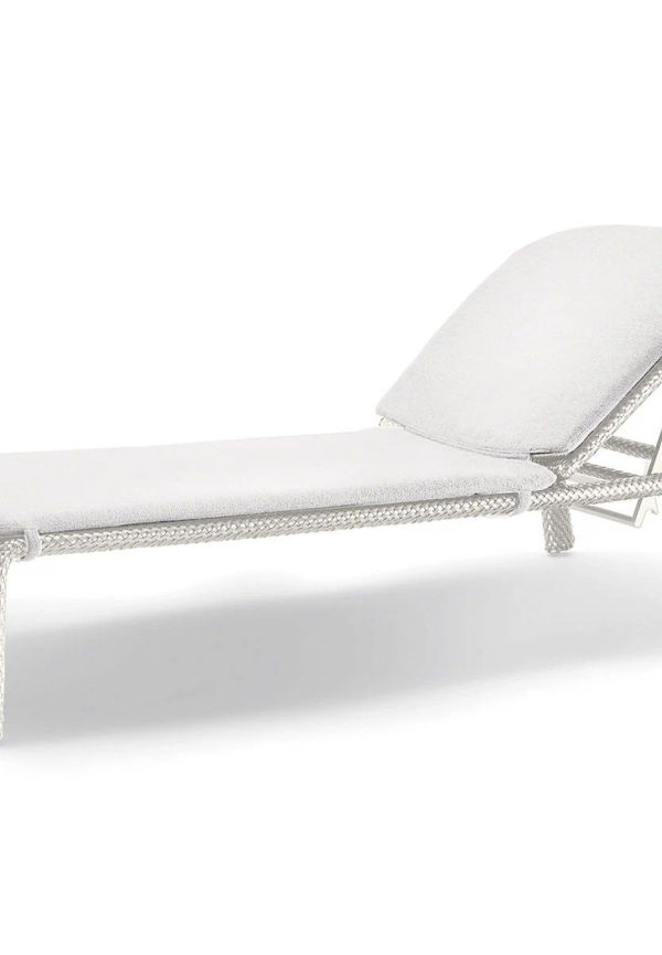 Vit Dedon-aluminiumsolsäng i supersnygg modell.